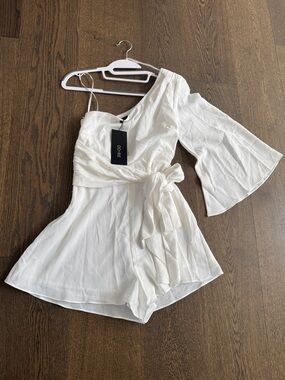 DO+BE OFF-White One Shoulder Romper Dress NWT – Tie Waist, Size Small